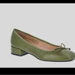 Green Women's Flats with Bow Detail